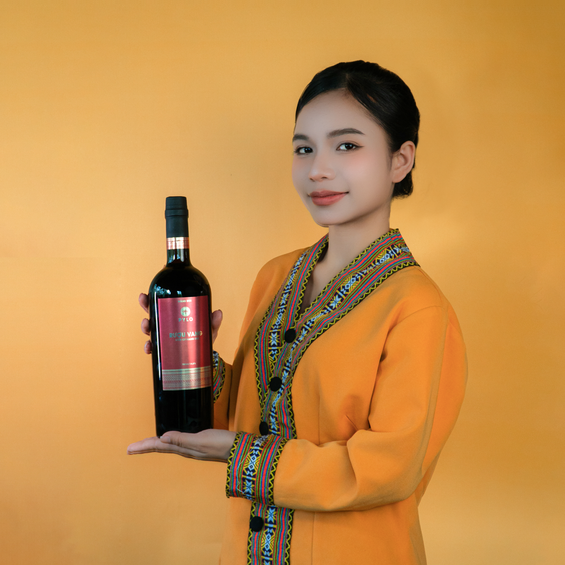 Rượu Vang Mâm Xôi Măng Đen PyLo