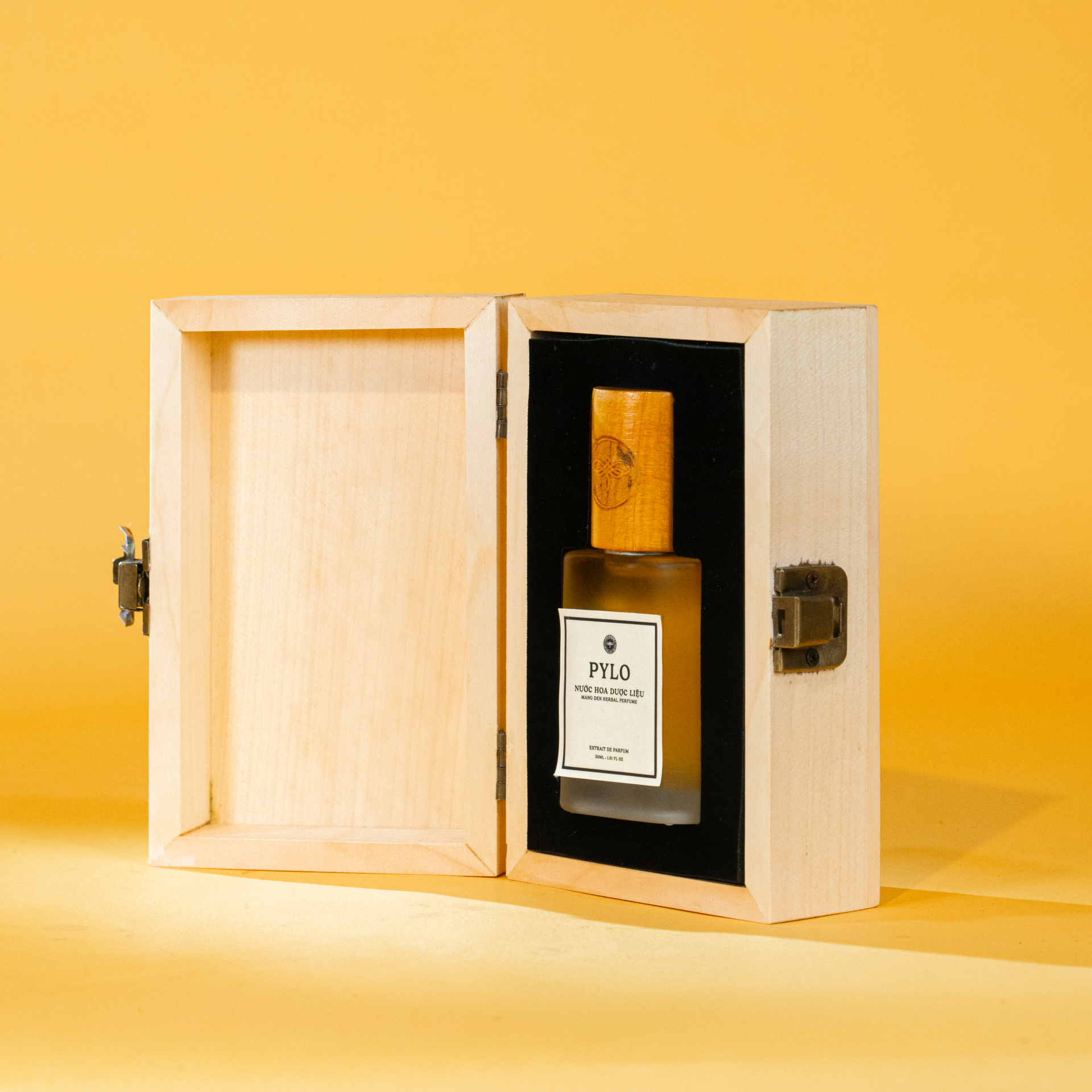 Nước Hoa Dược Liệu PyLoHerb Mang Den Extrait De Parfum