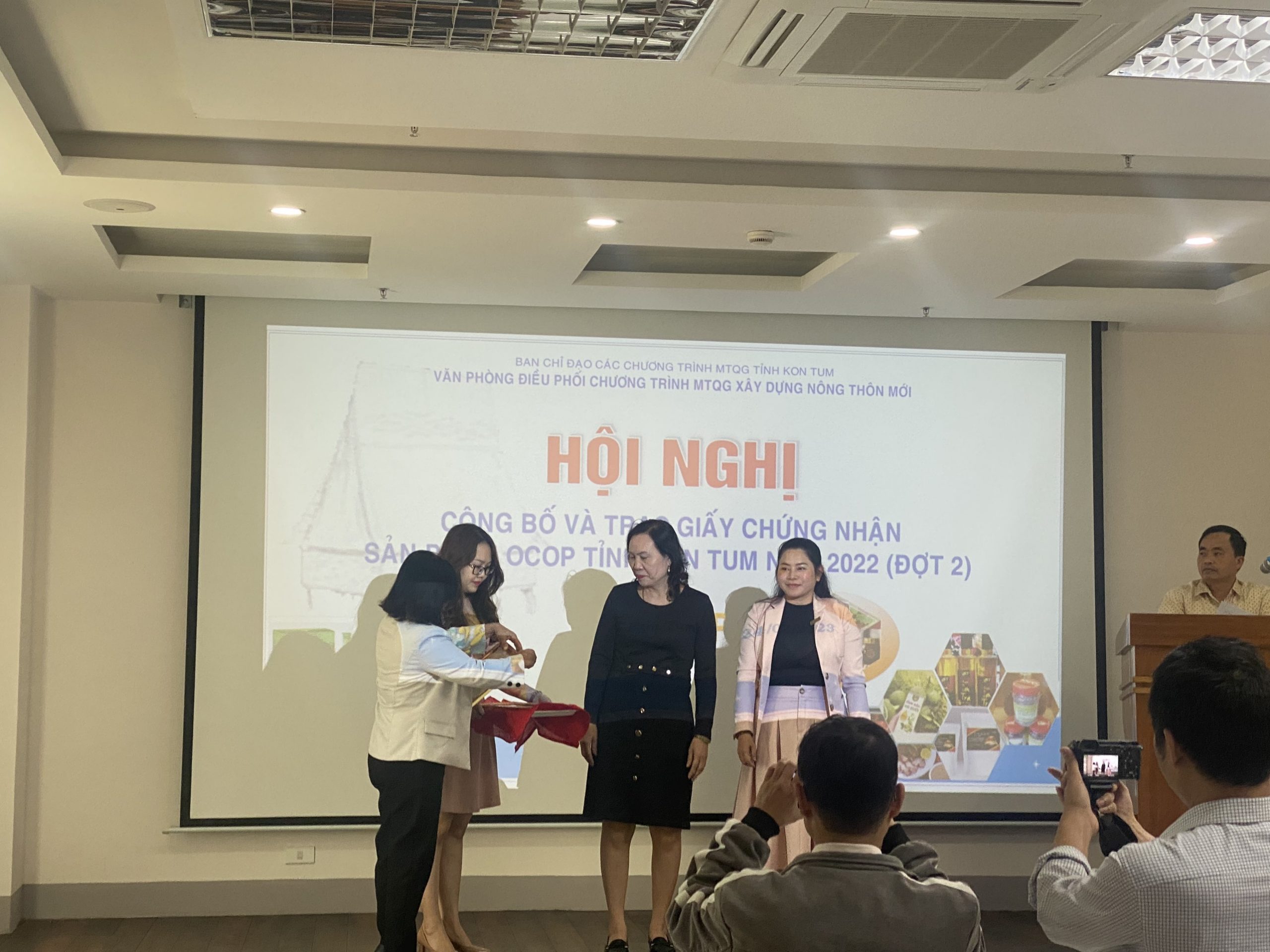 Hội Nghị Công Bố Các Sản Phẩm Đạt Chứng Nhận OCOP tỉnh Kon Tum Thương Hiệu PyLoHerb