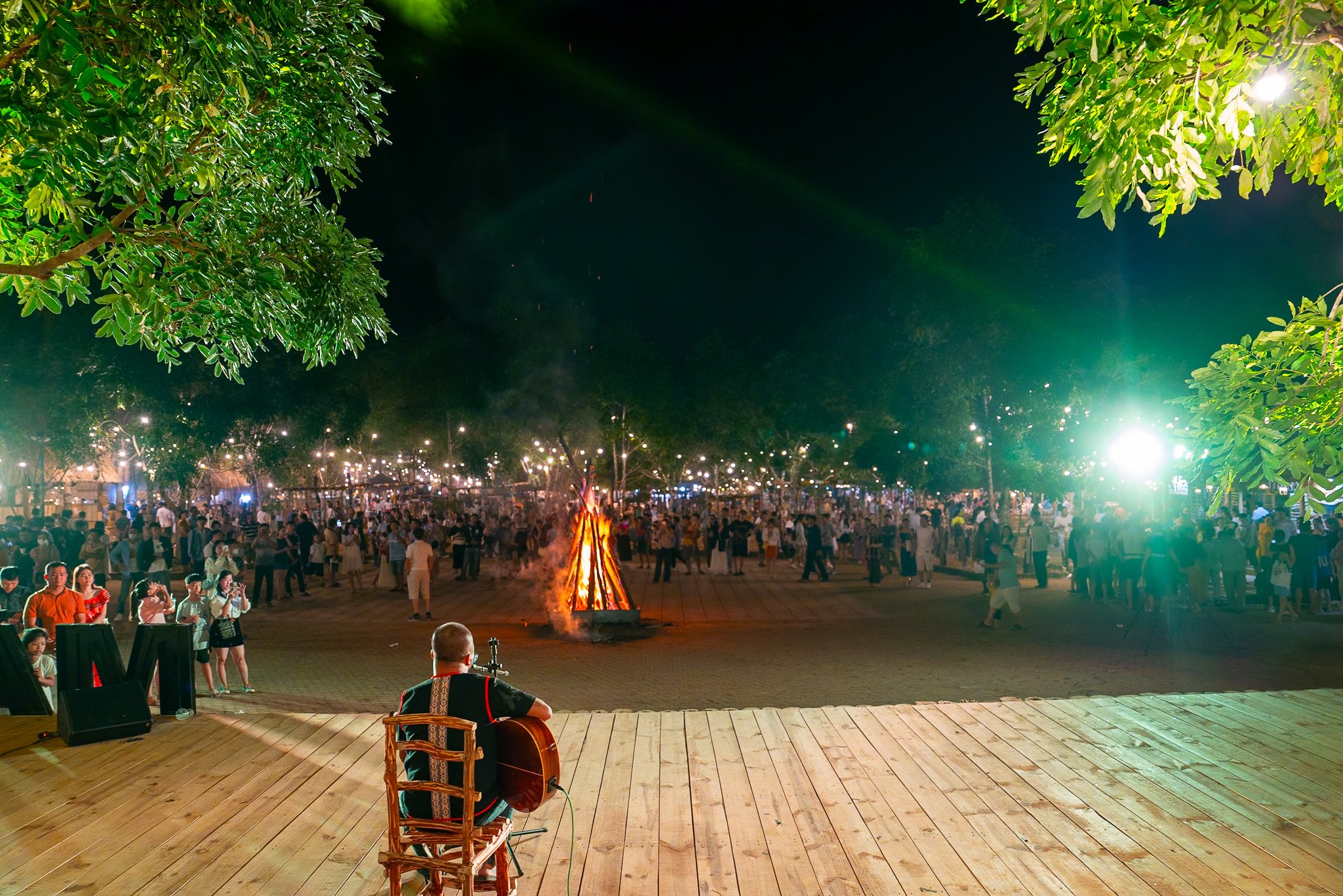 Hòa Mình Vào Nhịp Sống Sôi Động Của Chợ Phiên Măng Đen