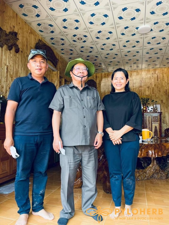 Chủ Tịch tỉnh Komtum tới thăm vườn sâm PyLoHerb
